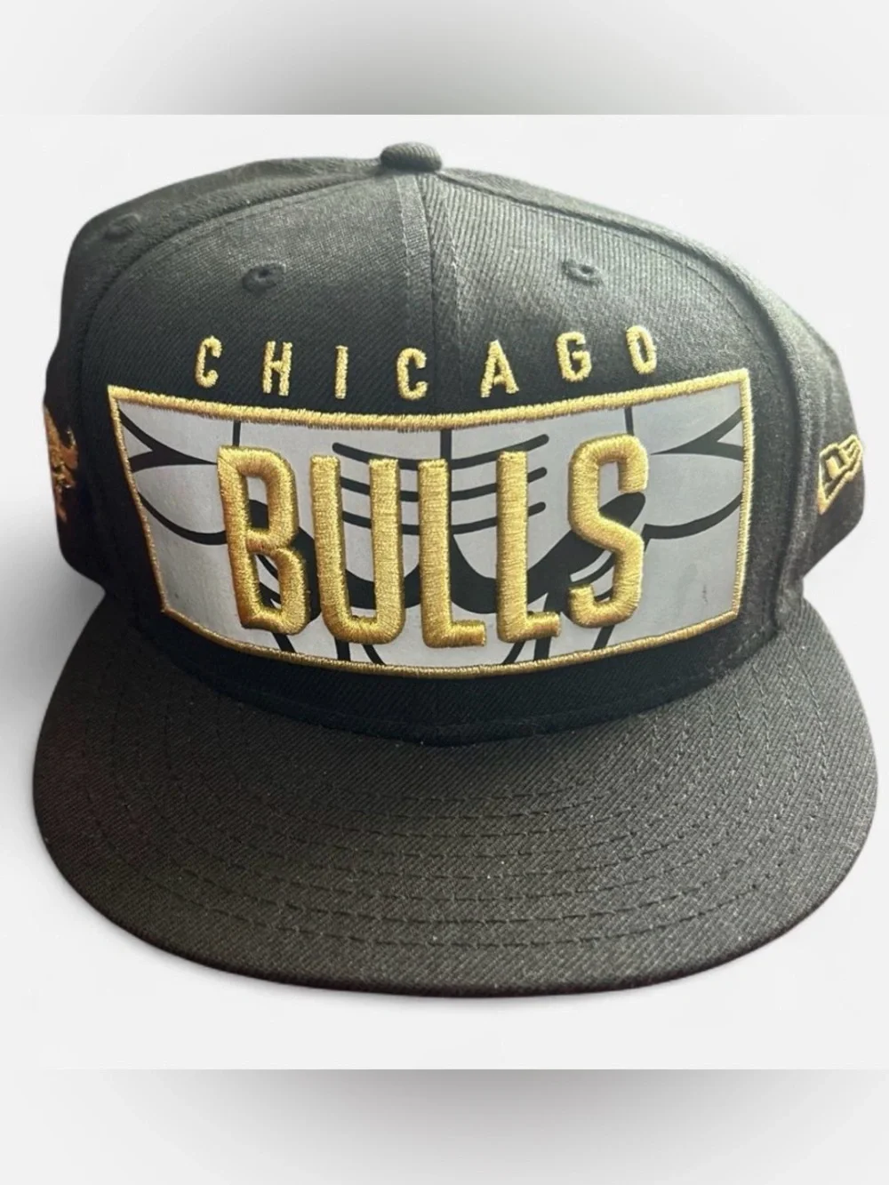 New Era Chicago Bulls Black and Gold Snapback Hat